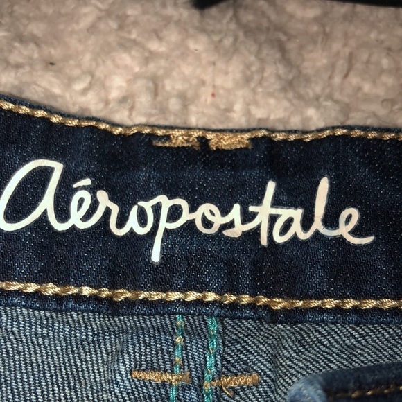 Aeropostale size 2 blue dark jean shorts with stretch - Picture 2 of 5